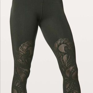 Lululemon reveal tight in lattice paisley